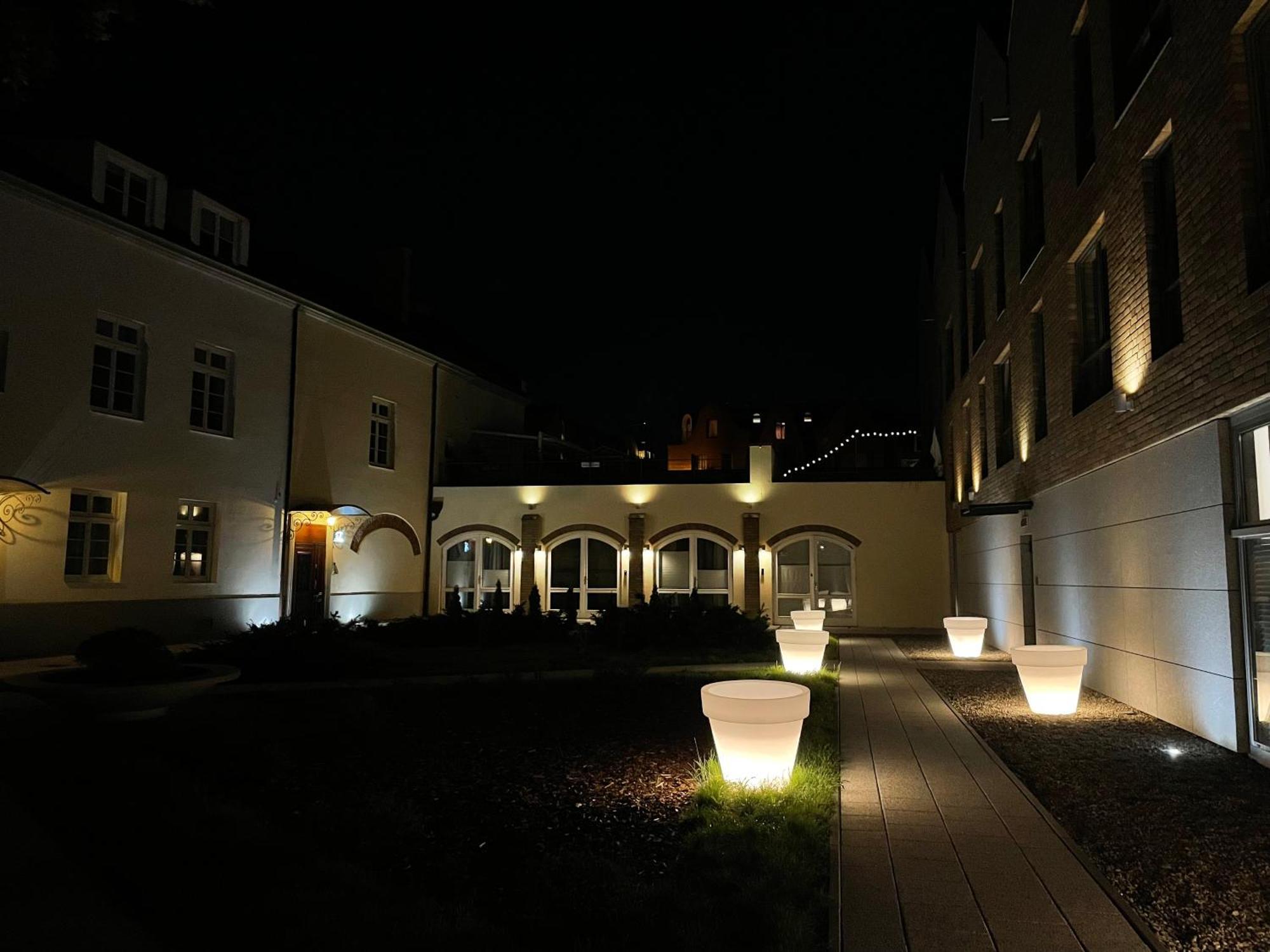 Old Town Apartment *